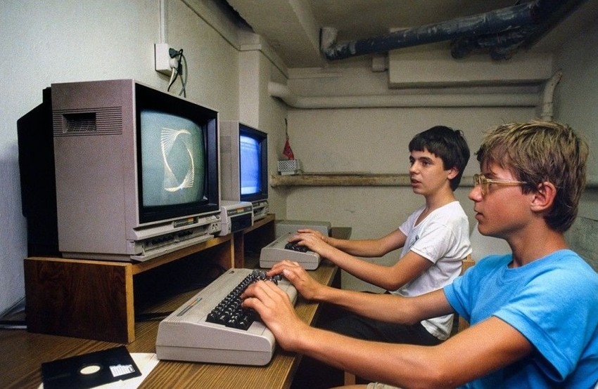 Учащиеся за компьютерами Commodore 64, 1986 год, Будапешт 