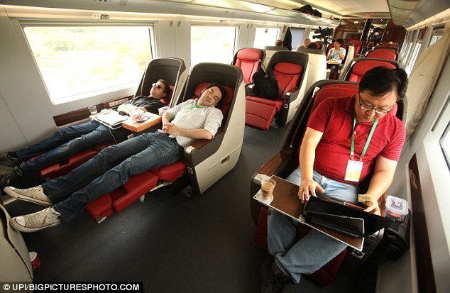 Китайские поезда: снаружи и внутри