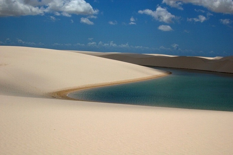 Пустыня Ленсойс-Мараньенсис – царство белых песков и дождевых озер