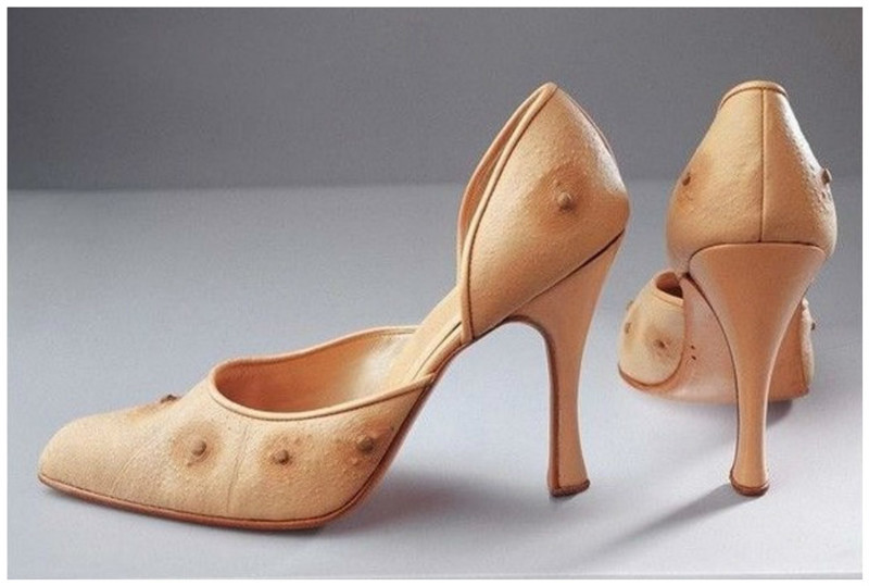 «Плотская» мода от Николы Константино - обувь и аксессуары имитирующие человеческую кожу