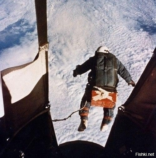 Самый высочайший прыжок с парашютом - 31332 м