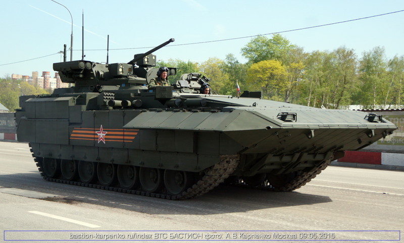 Американский эксперт назвал Т-15 "супероружием русской армии"