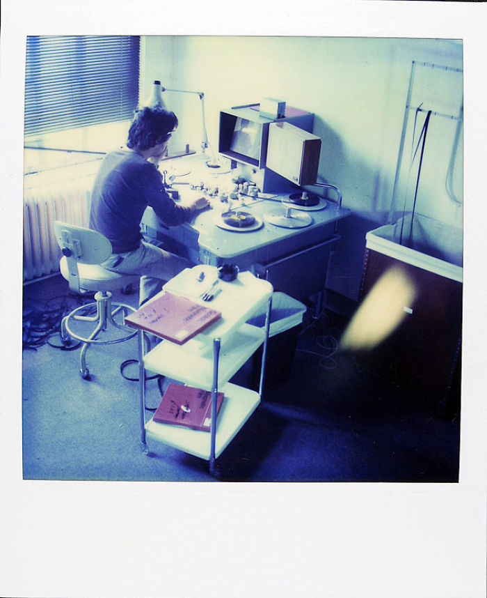 21 января 1983 года: Джейми за работой. Он трудился оператором и музыкальным редактором на MTV