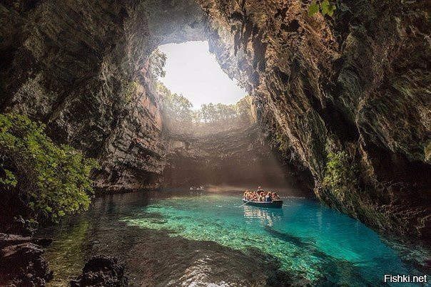 Пещерное озеро и пещера Мелиссани, Кефалония, Греция