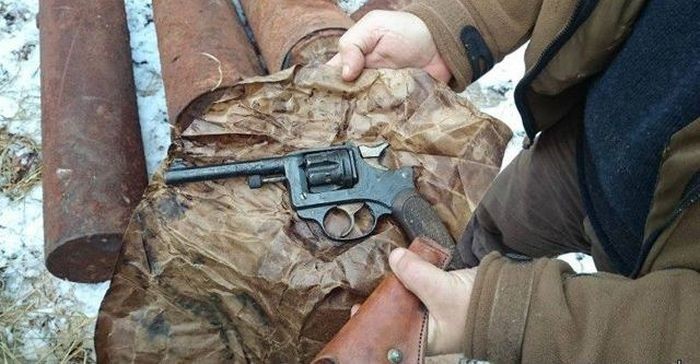 Пистолеты найденные во время раскопок ВОВ