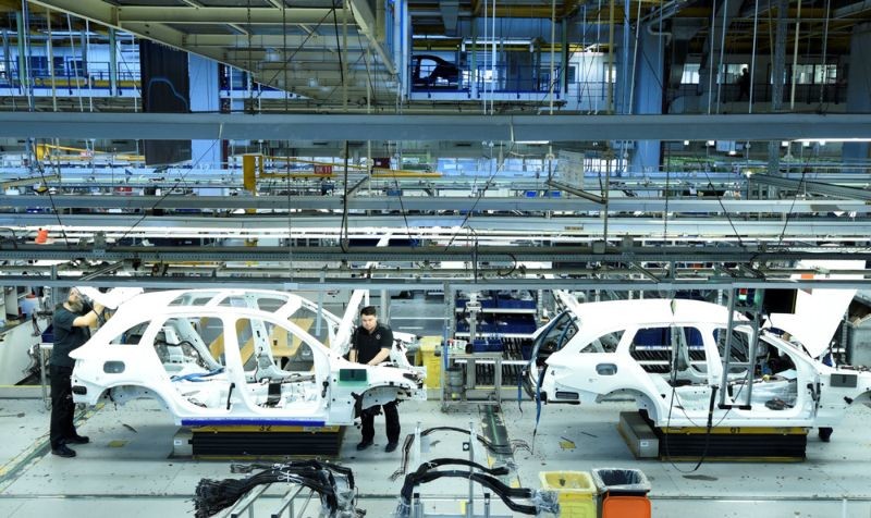 Производство машин Mercedes-Benz на заводе в Германии