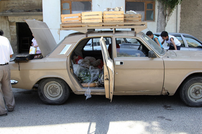 1. Базар на колесах в Азербайджане 