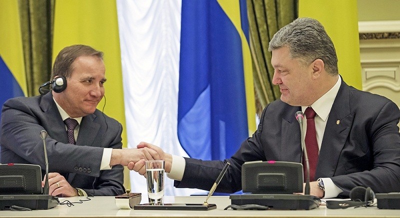 Страшная правда: Власть фактически продала Украину, загнав в долги минимум на 100 лет