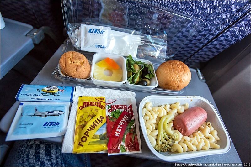 Еда на борту самолета. Как это сделано