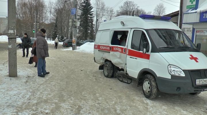 Авария дня. ДТП со скорой помощью в Рыбинске 