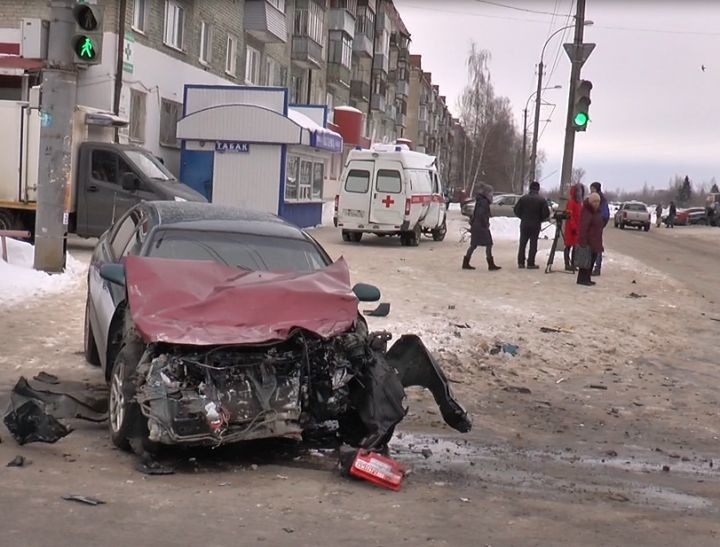 Авария дня. ДТП со скорой помощью в Рыбинске 