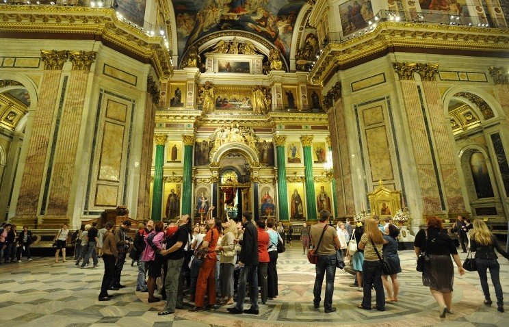 Так и до Кремля в собственности недалеко