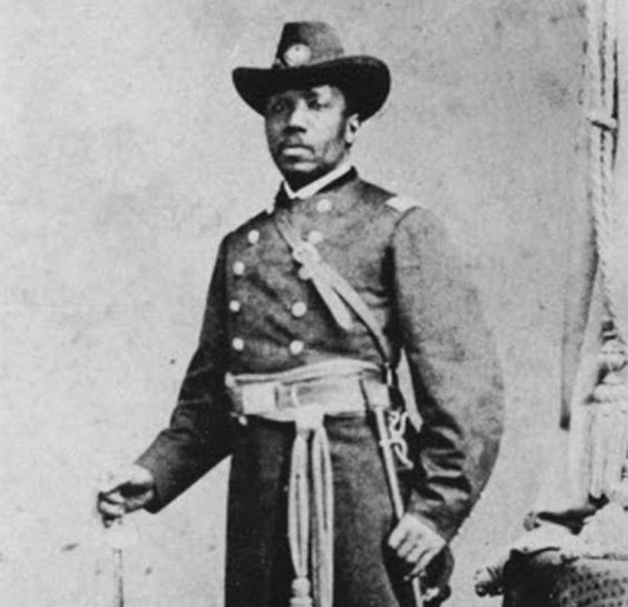 Мартин Делани Робисон (журналист, врач и писатель) - первый афро-американский офицер