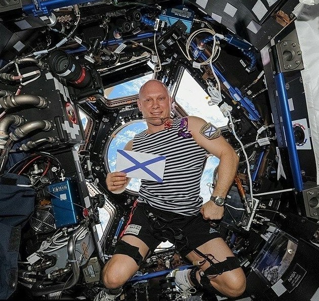 Олег Артемьев, 46 лет, провел в космосе 169 дней, 5 часов и 5 минут