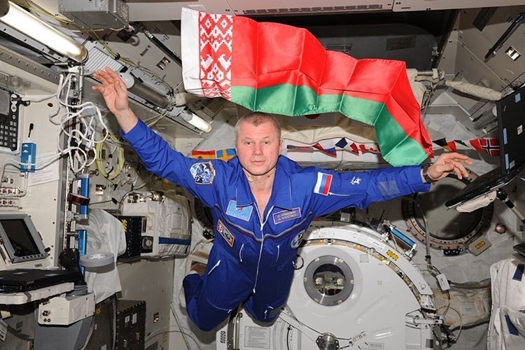 Олег Новицкий, 45 лет, провел в космосе 143 дня, 16 часов и 14 минут