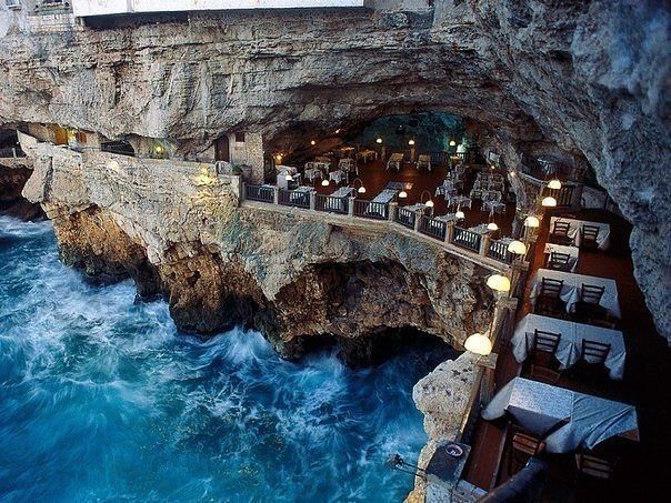 Ресторан в скале, Италия