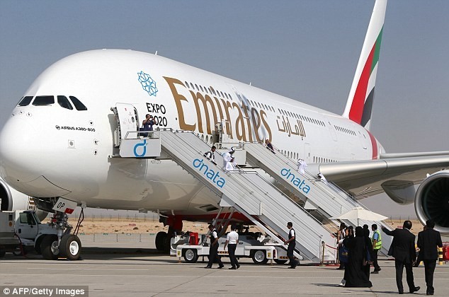  Авиакомпания Emirates предлагает пассажирам эконом-класса почувствовать себя шейхами