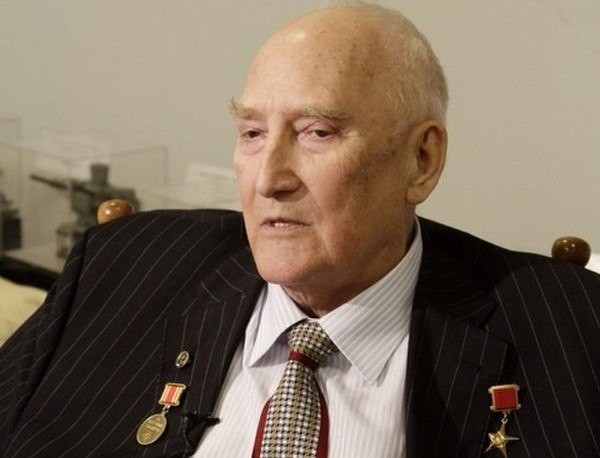 Арка́дий Гео́ргиевич Шипуно́в (7 ноября 1927, Ливны — 25 апреля 2013,)
