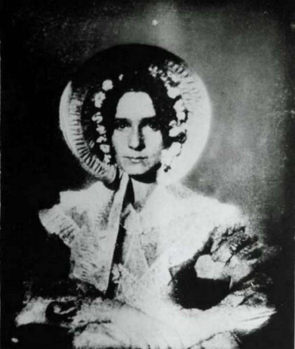 Первая женщина на фотографии, 1839 год