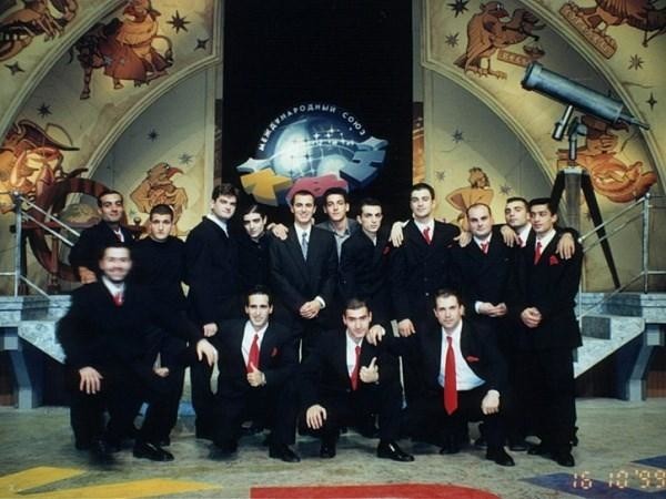 1. Команда "Новые армяне" была образована в 1994 году, они не раз становились финалистами Высшей лиги КВН