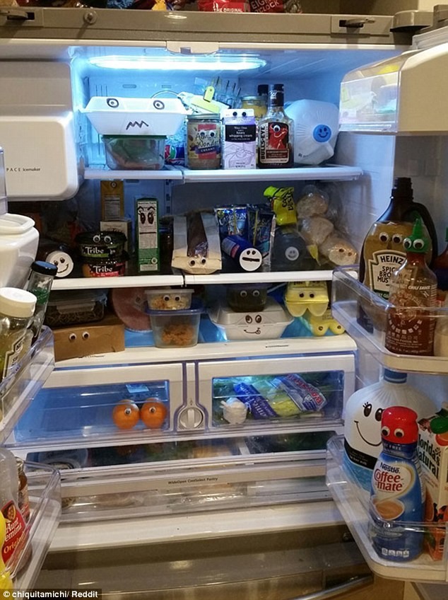 Когда все продукты в холодильнике обзавелись к приходу мужа глазами...