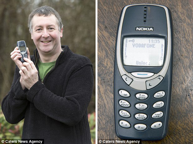  Самый живучий мобильник в Британии: бывший военный уже 17 лет использует телефон Nokia