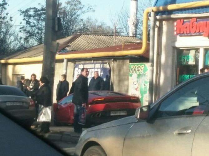  В Симферополе произошло дтп с участием Lamborghini