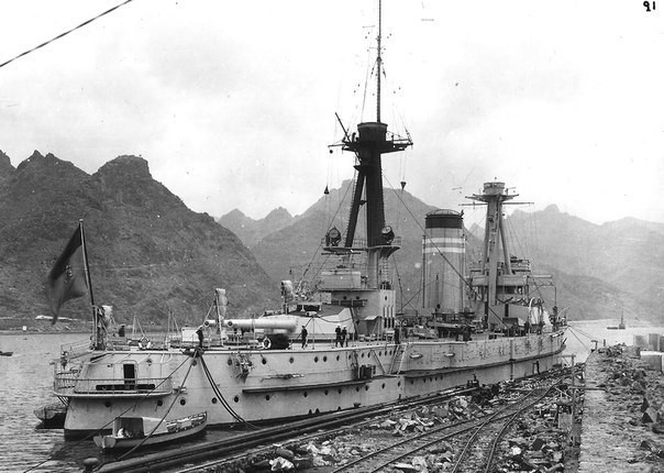 Испанский линейный корабль "Хайме I" на Тенерифе (Канарские острова), 5 мая 1936 года: