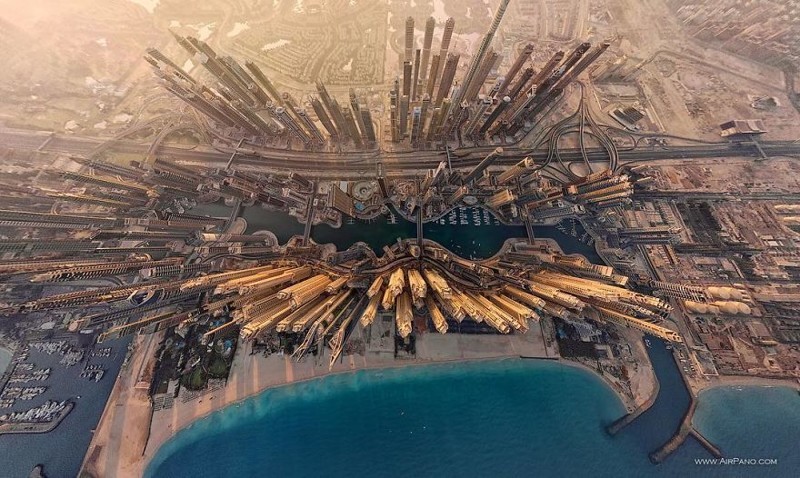 1. Залив Дубай Марина - район на западе Дубая, ОАЭ