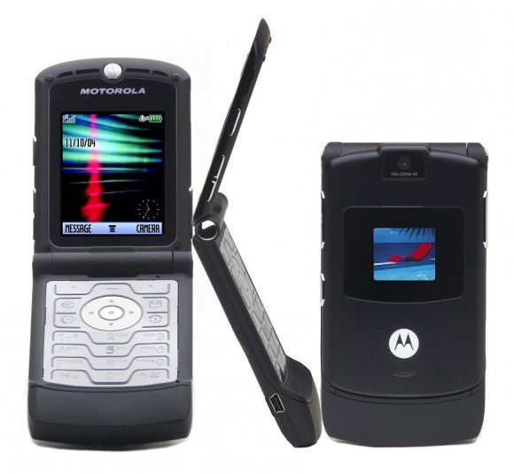 11. Motorola RAZR V3 (2004) — 130 миллионов