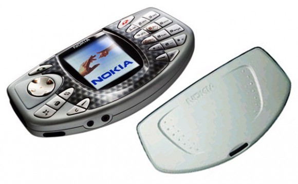 Nokia N-Gage — телефон-игровая консоль (2003 год)