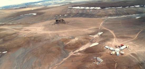 Остров Девон 2004 года, когда на нем моделировались условия Марса