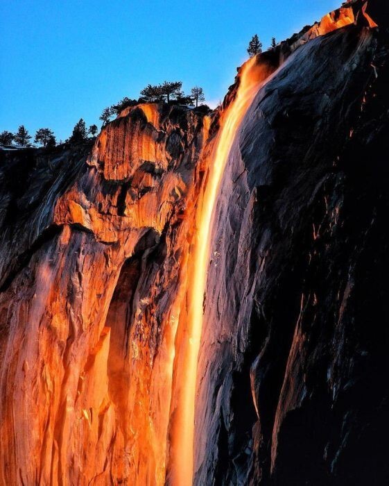 Огненный водопад в США