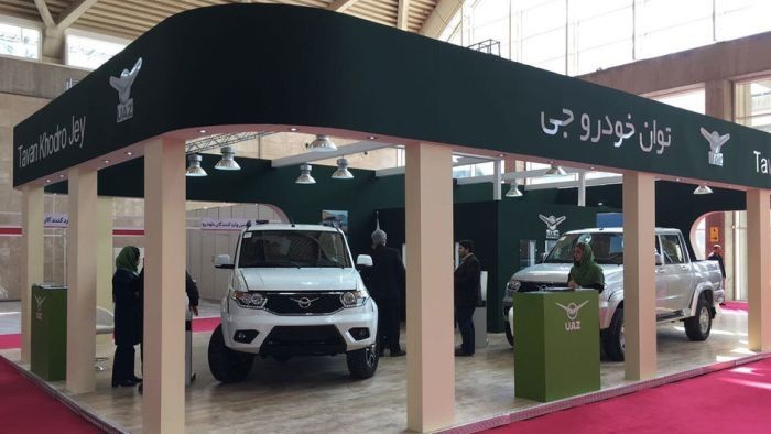 УАЗ представил «Патриот» и пикап на первом международном автосалоне Ирана