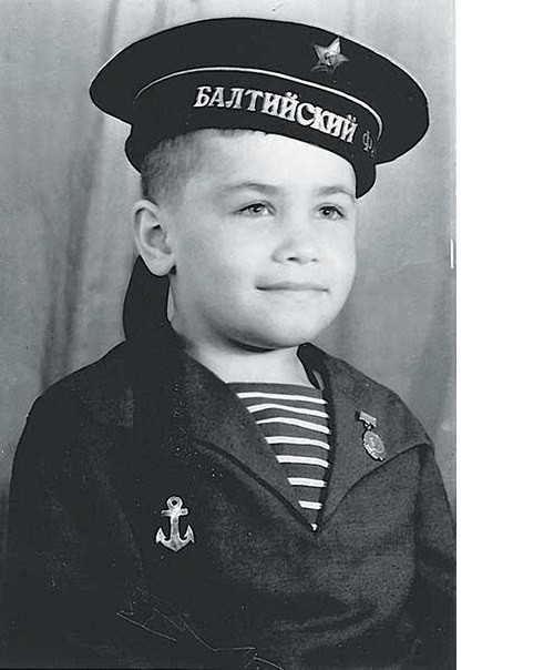 Николай Расторгуев — лидер группы «Любэ» в детстве.