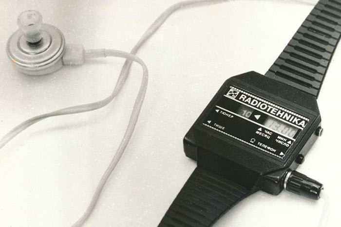 Наручные часы со встроенным радио 1986