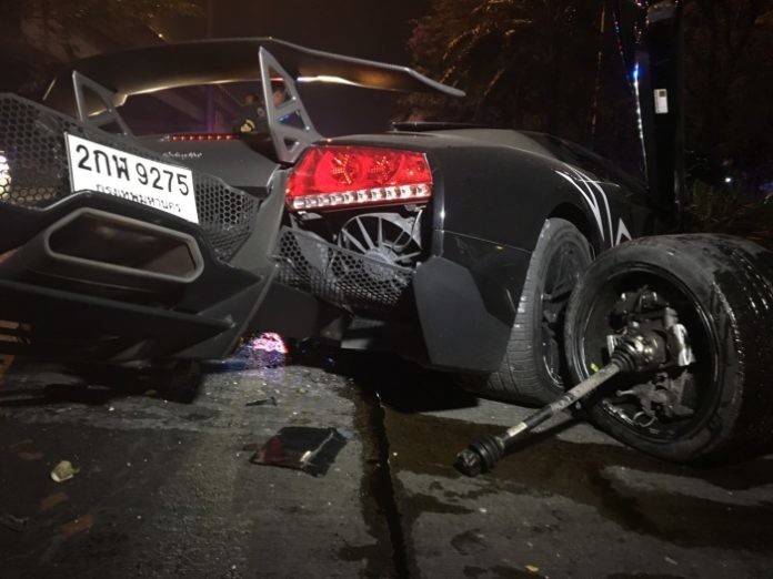 Житель Бангкока разбил другу редкий Lamborghini