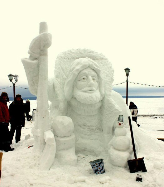 Потрясающая снежная скульптура 