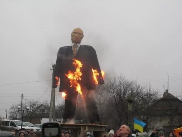 Конечно же, догадались и Путина сжечь 