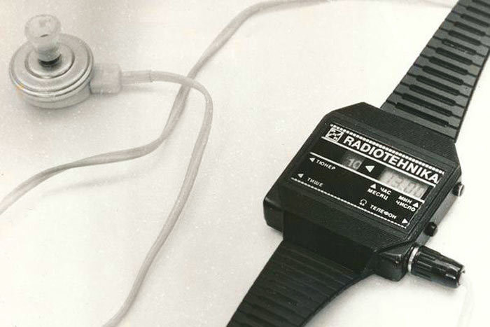 15. Наручные часы с радио! Разработаны в 1986 году рижским ПО «Радиотехника». С помощью встроенной магнитной антенны велся прием любой местной радиостанции в средневолновом диапазоне