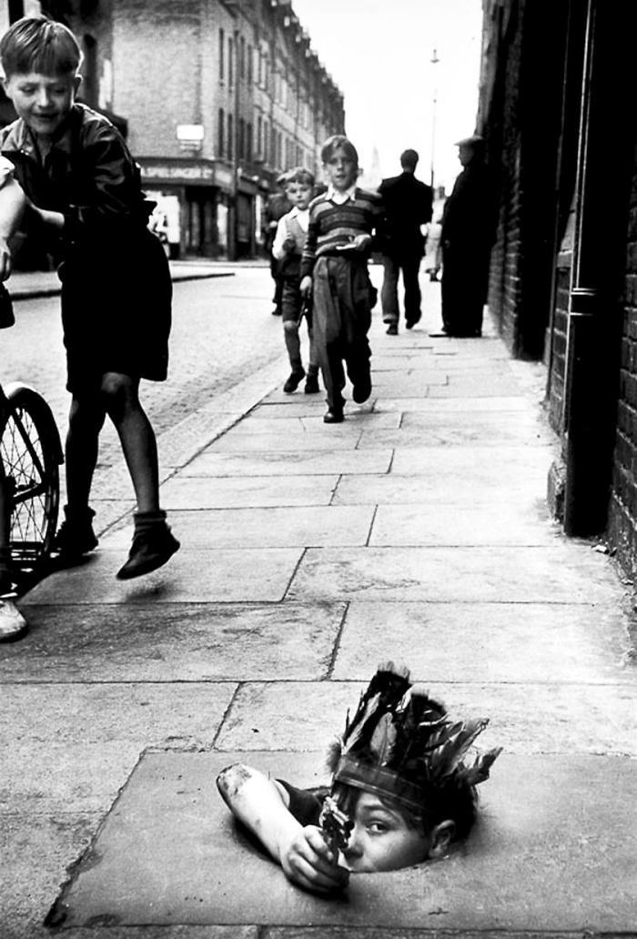 18. Игра в индейца, Лондон, 1954 год 