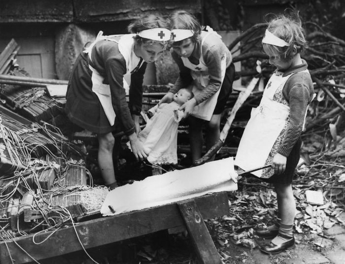 21. Юные медсестры, Лондон, 1940 год 