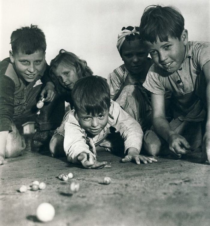 33. Игра в марблс, Миссури, 1940 год