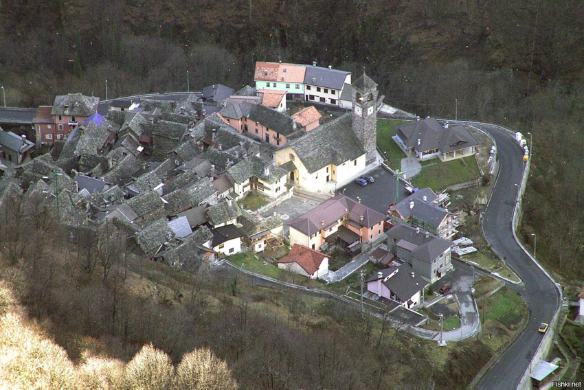 В Италии в долине между горами у границы с Швейцарией есть деревня Виганелла