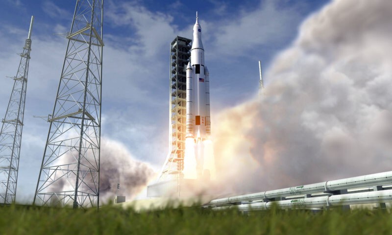 НАСА оценивает возможность первого запуска ракеты-носителя SLS с астронавтами на борту