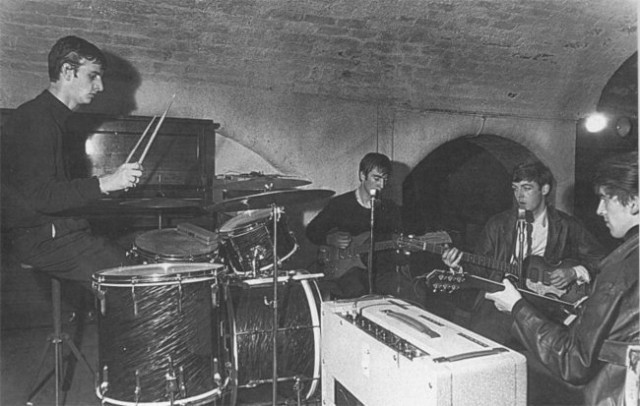 Первое выступление «Битлз» с Ринго Старром в качестве ударника 22 августа 1962 года. Двумя годами ранее Леннон, Маккартни и Харрисон участвовали в записи диска группы Rory Storm and the Hurricanes, барабанщик которых сыграл несколько песен и с ними. 