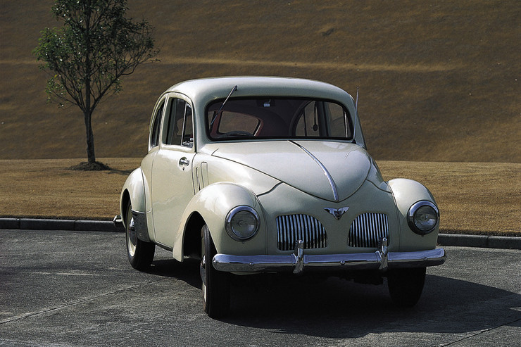 Первая послевоенная Toyota — двухдверный седан SA 1947 года.