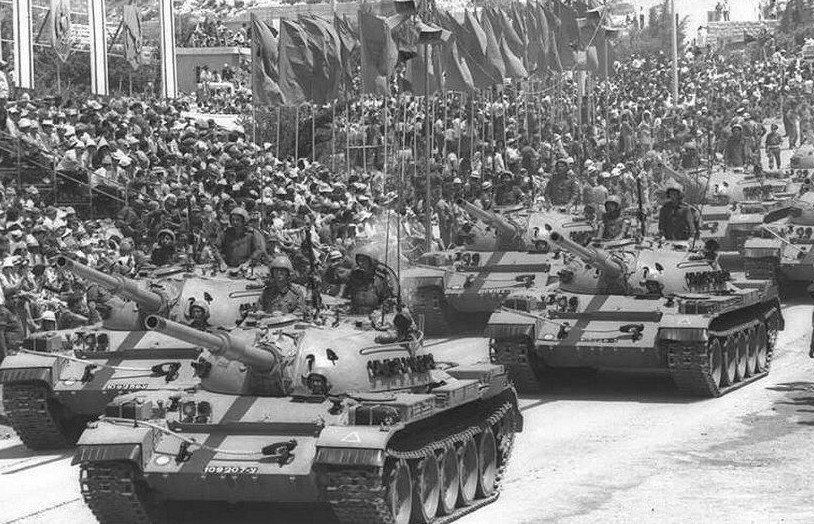 Трофейные "арабские" танки Т–55 на параде в Иерусалиме. 1967 год.