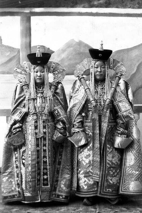 Благородные монгольские девицы, 1900–е годы, Монголия.