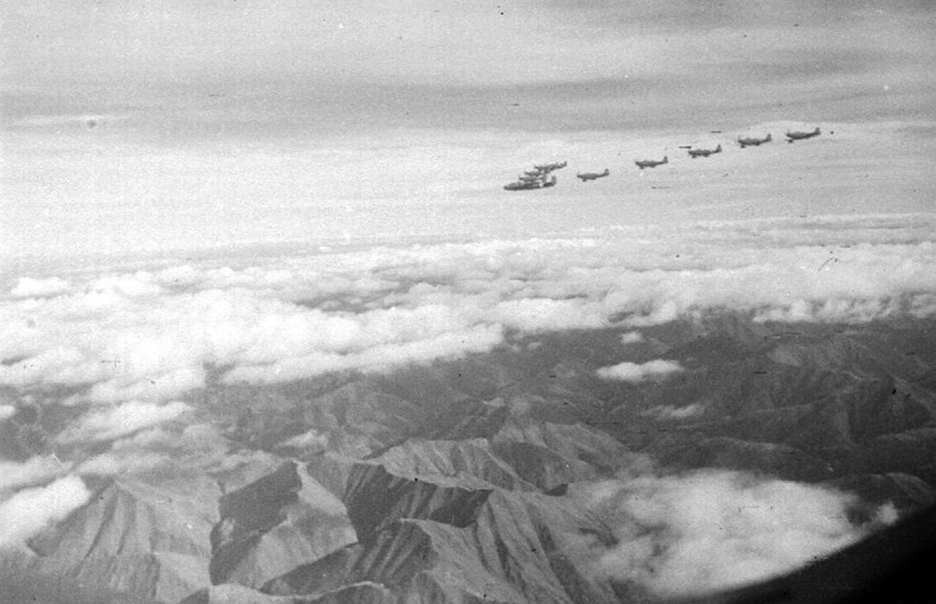 Американские самолеты В–25 и Р–63, 1942 год, Верхоянский хребет, Якутия.